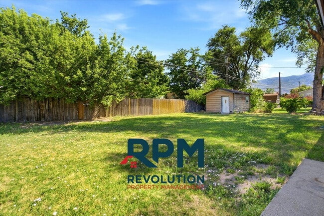 Building Photo - Stunning 3 Bedroom House near Hill Air Force Base!
