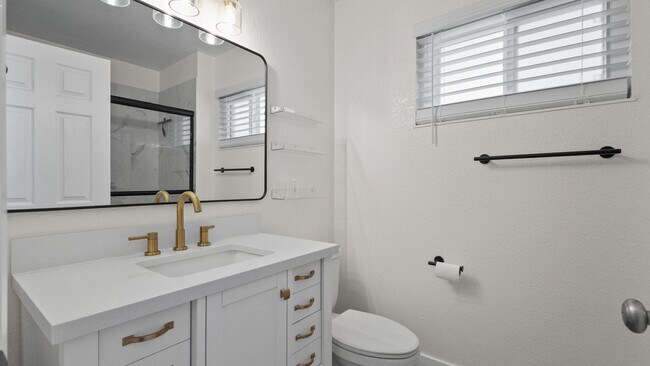 Building Photo - 3 Bedroom Home in Vacaville