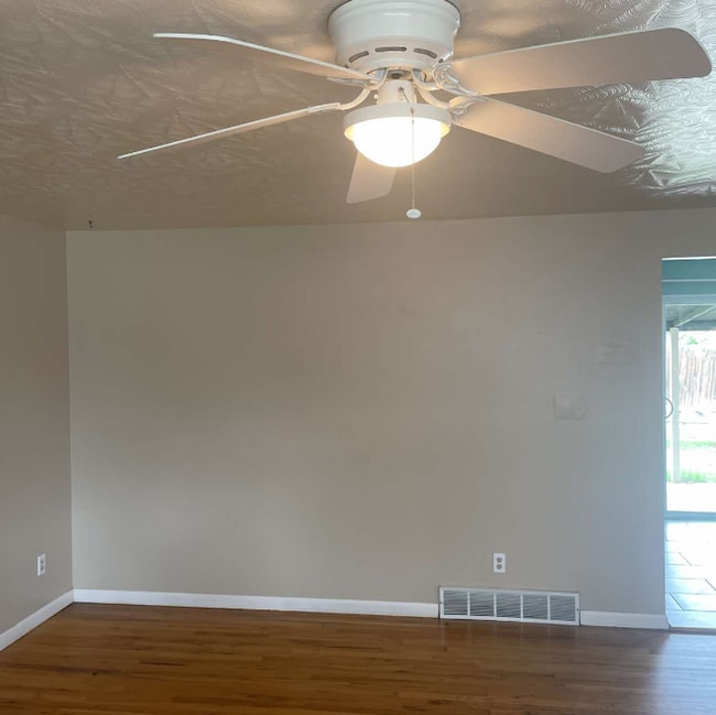Building Photo - 409 Tedmon Dr