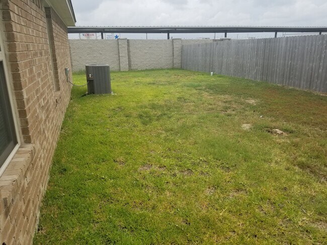 Building Photo - 4302 Hunters Pl Dr