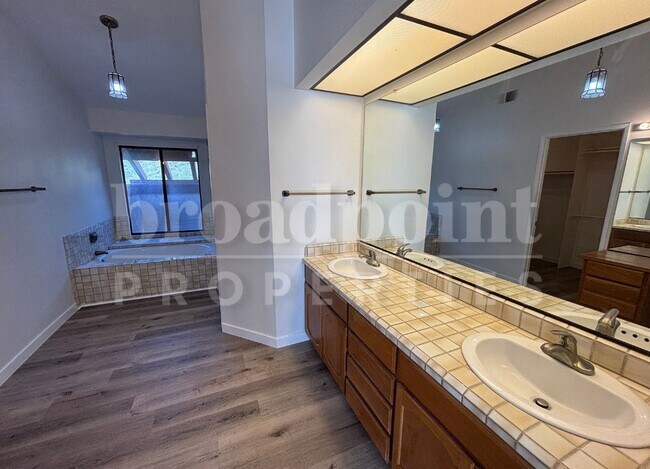 Building Photo - 1543 Buckskin Dr