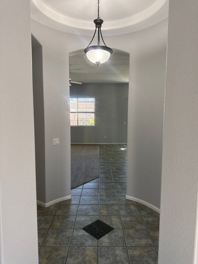 Building Photo - Single Story 4 bed 3 bath for Rent in Temeku Hills