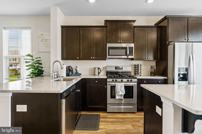 Building Photo - 18 Rome Wy