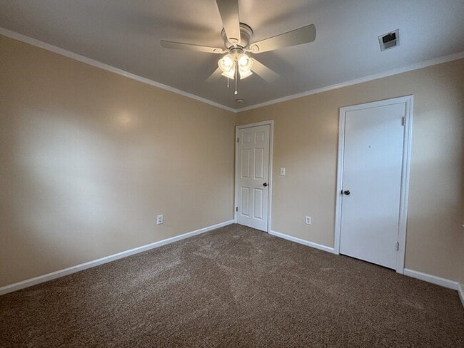 Building Photo - 115 Aylesbury Rd