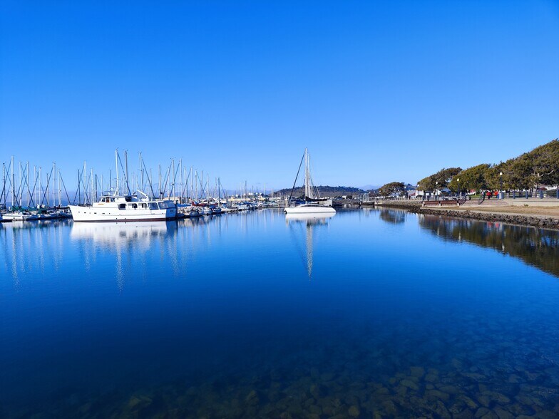 Building Photo - 2502 Jetty Dr