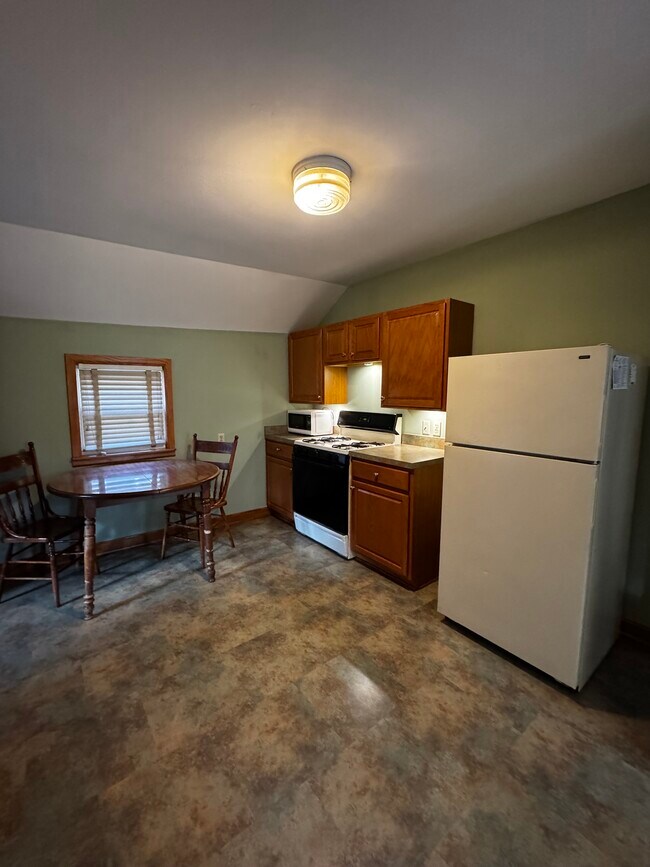 Kitchen - 2444 W 10th St