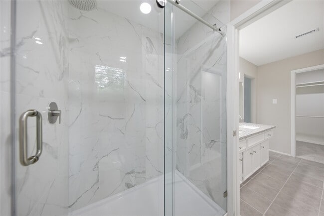 Building Photo - 21 Oldstream Ct