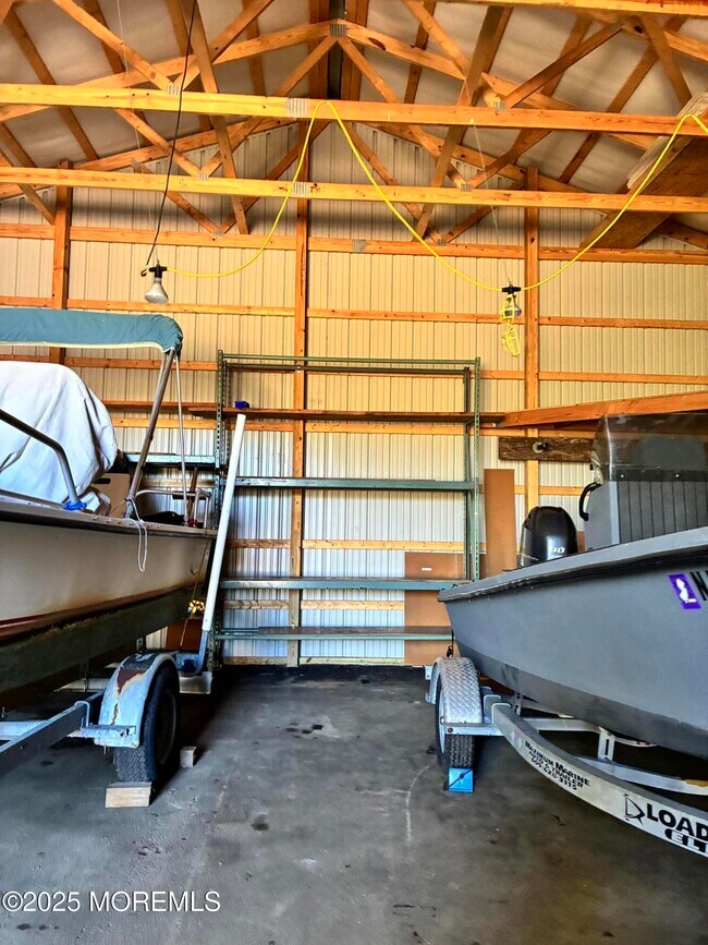 Building Photo - 328 E Main St