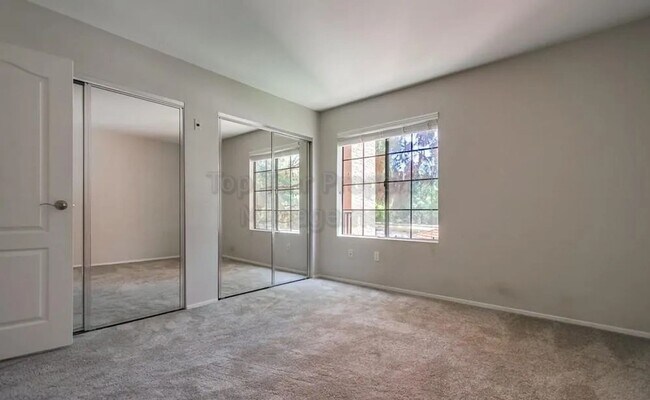 Building Photo - **Private 1 bed / 1 bath Condo in Carmel M...