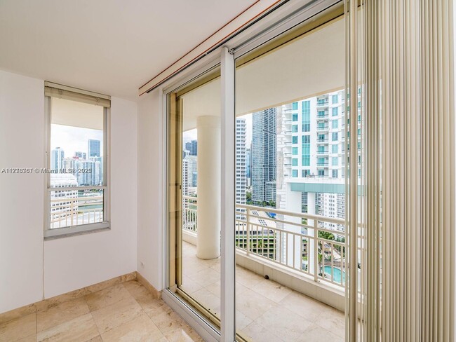 Building Photo - 888 Brickell Key Dr