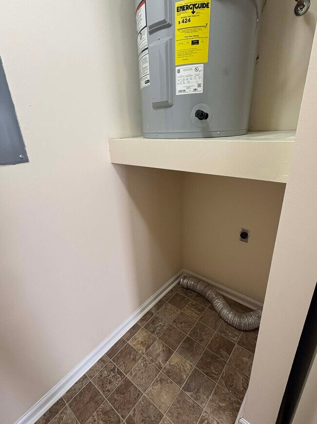 Building Photo - 1611 Flanigan Ct