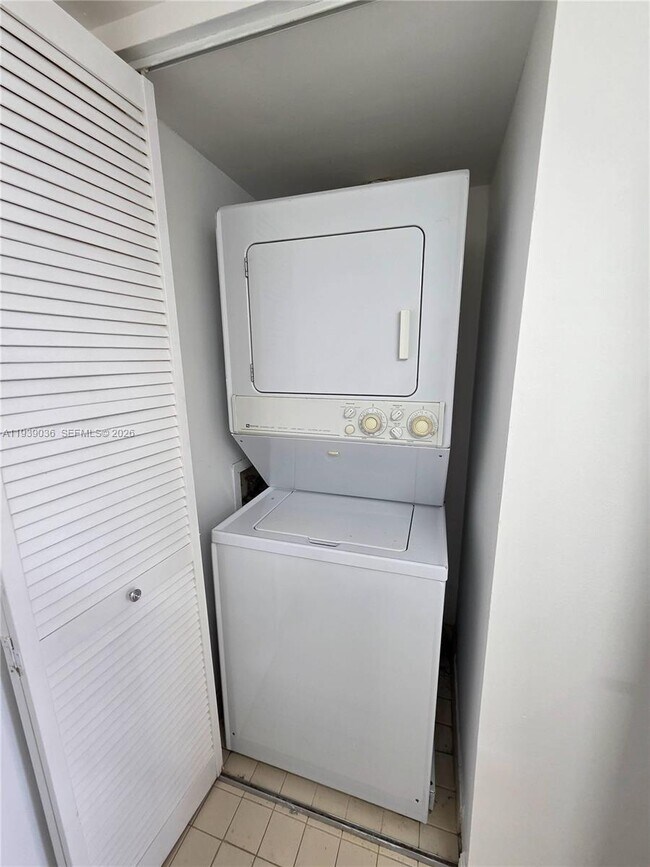 Building Photo - 20840 San Simeon Way