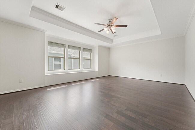 Building Photo - Exquisite 2-Story Home in a Prime Location...