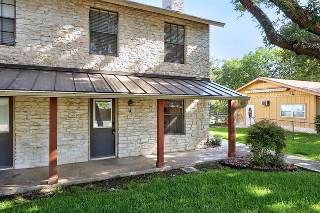Building Photo - 204 Northwest Dr