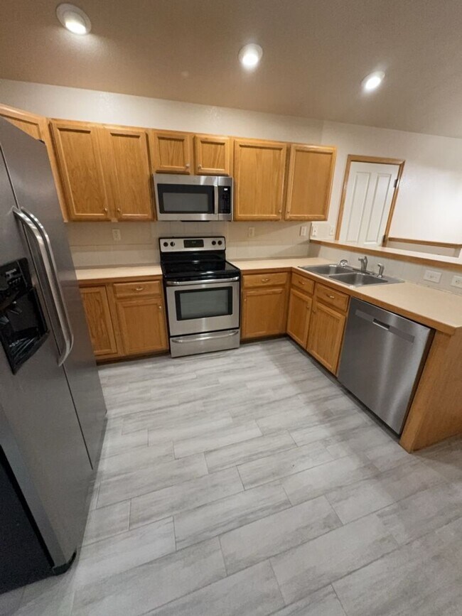 Building Photo - Move-In Ready Home in Wellington