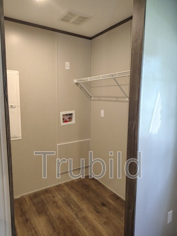 Building Photo - 8 Poole Cir