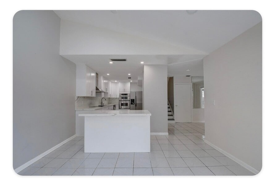 Building Photo - 4588 Holly Lake Dr