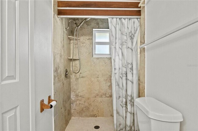 Building Photo - 17511 Canal Shores Dr