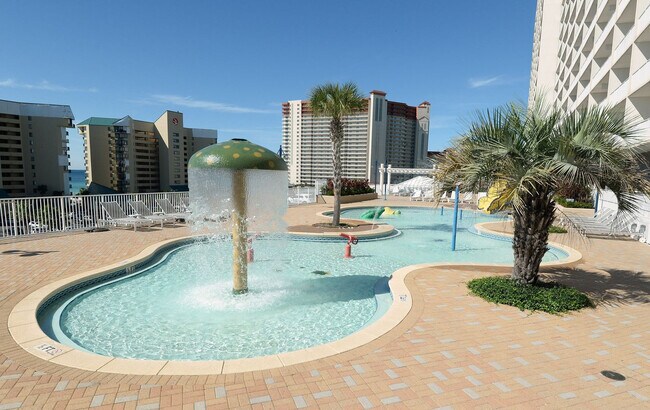 Building Photo - 9815 S Thomas Dr