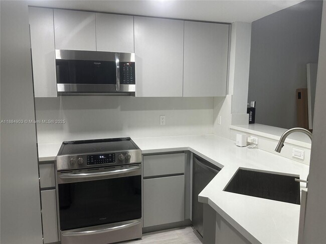 Building Photo - 10171 SW 154th Cir Ct