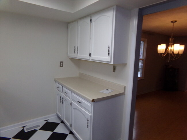 Building Photo - Updated 3 Bed 2.5 Bath Centerville Condo