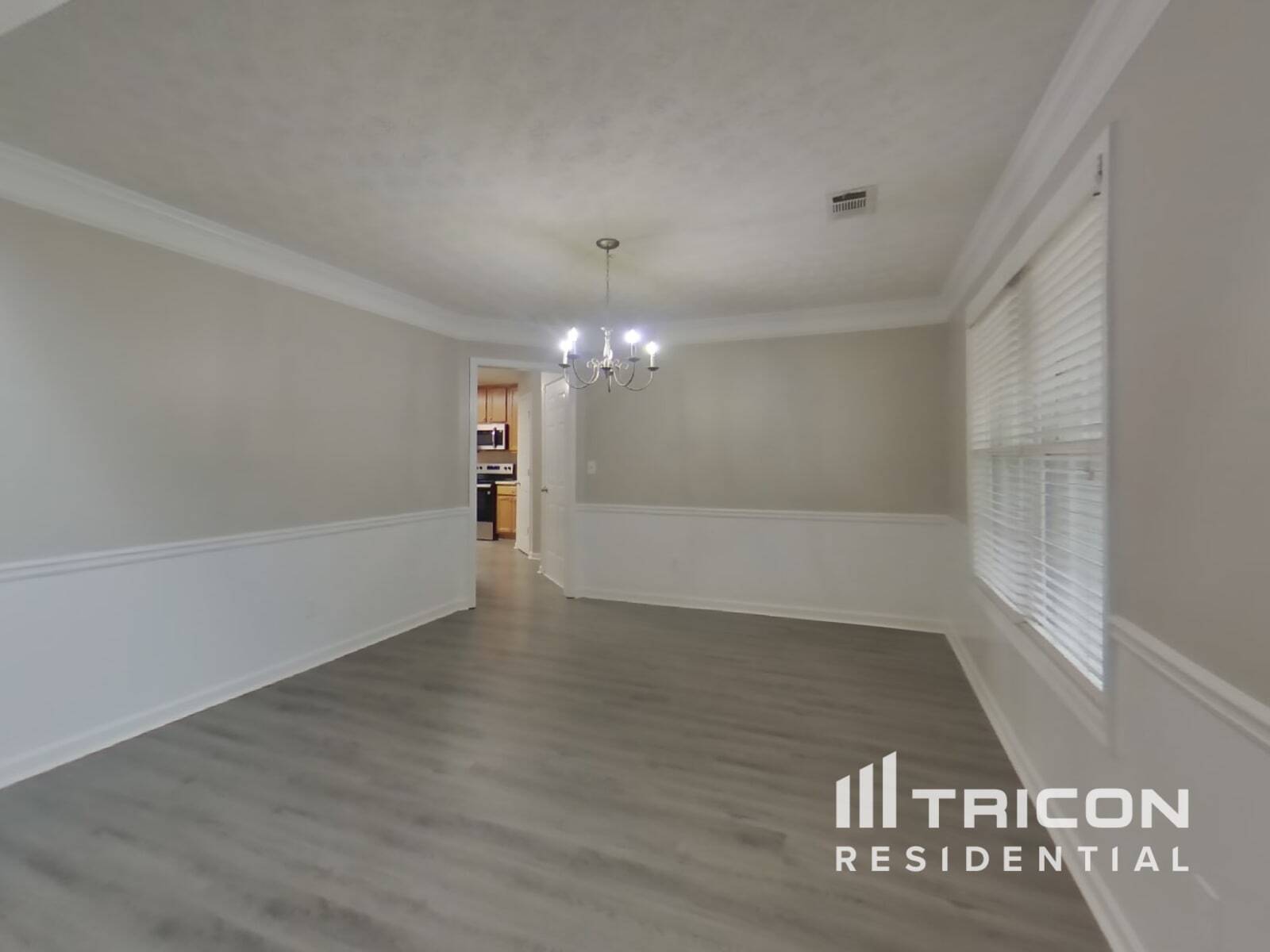 Building Photo - 828 Redan Way
