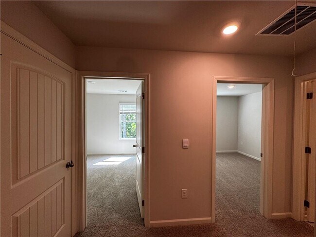 Building Photo - 3120 Greyton Dr