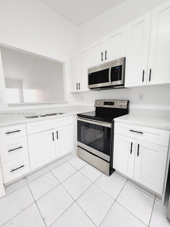 Building Photo - 6960 NW 174th Terrace