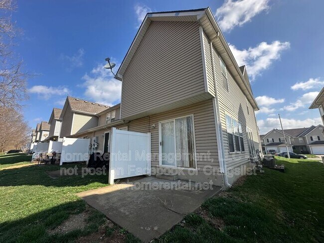 Building Photo - 8042 N Elmwood Ave