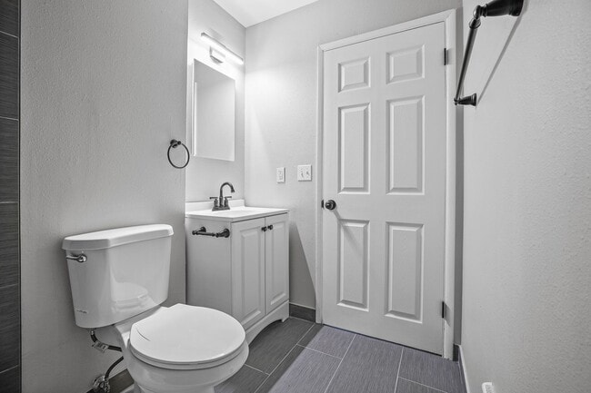 Building Photo - Ground floor remodeled 2 br unit