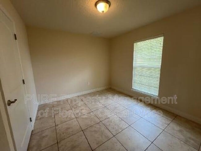 Building Photo - 6330 SW 48th Ave