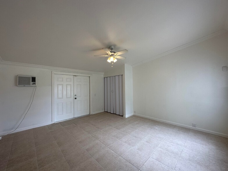 Building Photo - 10682 Fascination Ln