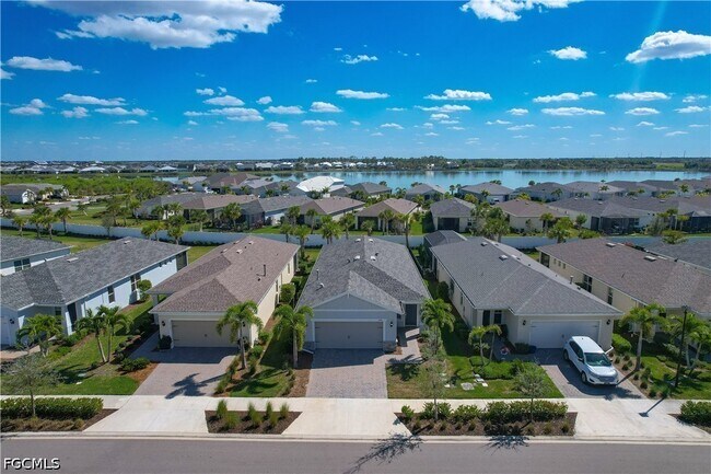 Building Photo - 42186 Edgewater Dr