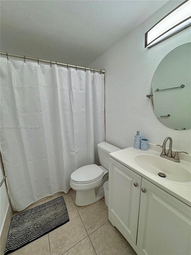 Building Photo - 740 11th St