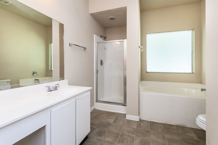 Building Photo - 22035 Willow Downs Dr