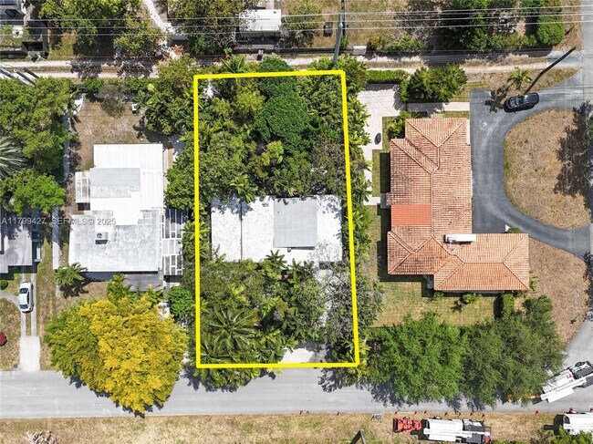 Building Photo - 550 Quail Ave