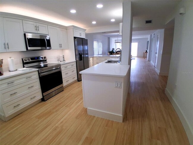 Building Photo - 19 Whispering Sands Dr
