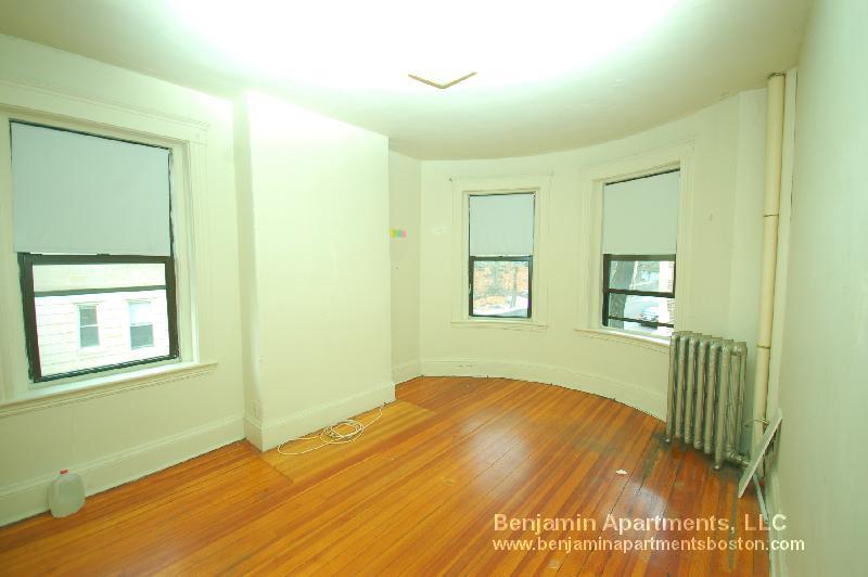 Building Photo - 1381 Commonwealth Ave