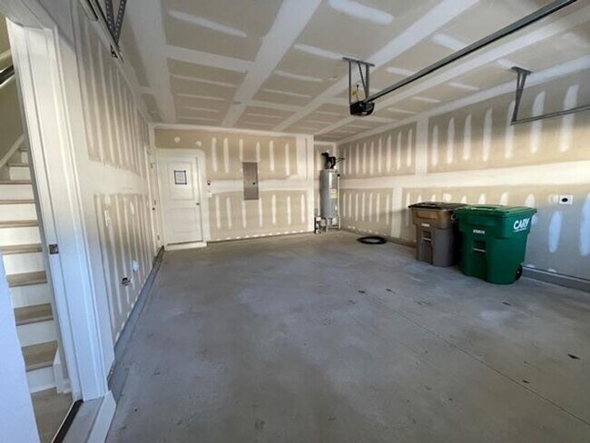 Building Photo - 1988 Chipley Dr