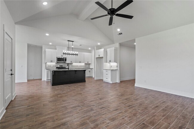 Building Photo - 110 N Banner Ave