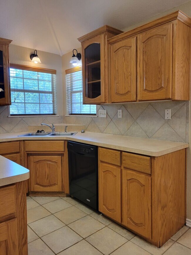 Building Photo - Huge 1/2 acre lot on cul de sac!  White Rock Estates!