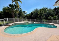 Building Photo - 4881 SW Lake Grove Cir