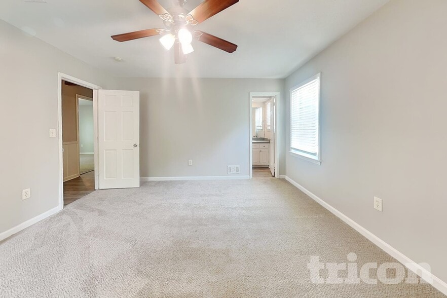 Building Photo - 515 Westbridge Dr