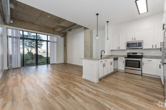 Interior Photo - Arrive Union Wharf