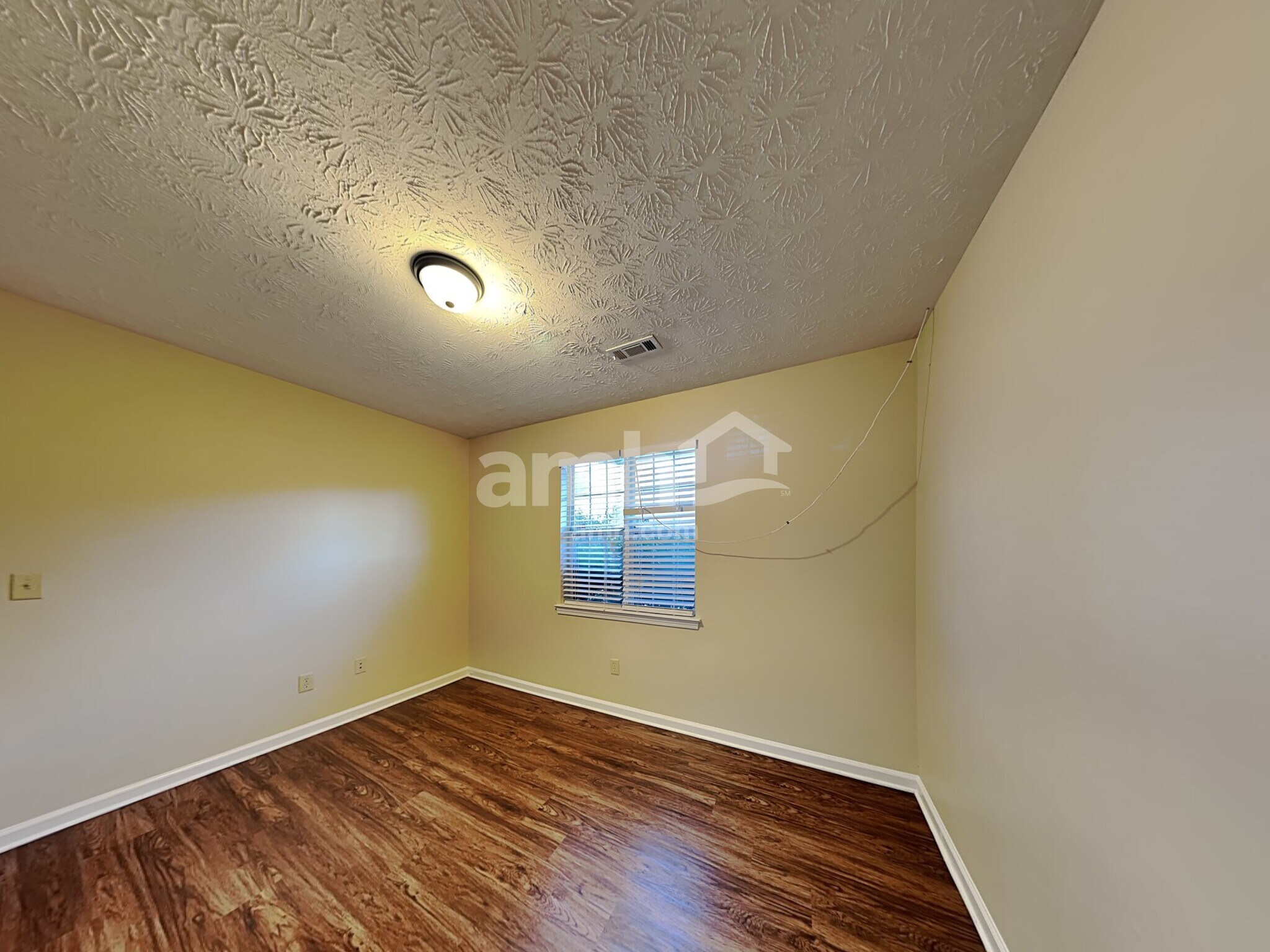 Building Photo - 2117 Brandy Woods Dr SE
