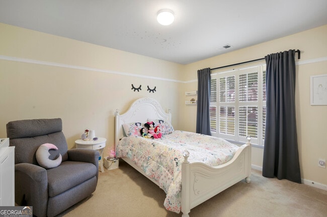 Building Photo - 1360 Silvergate Dr