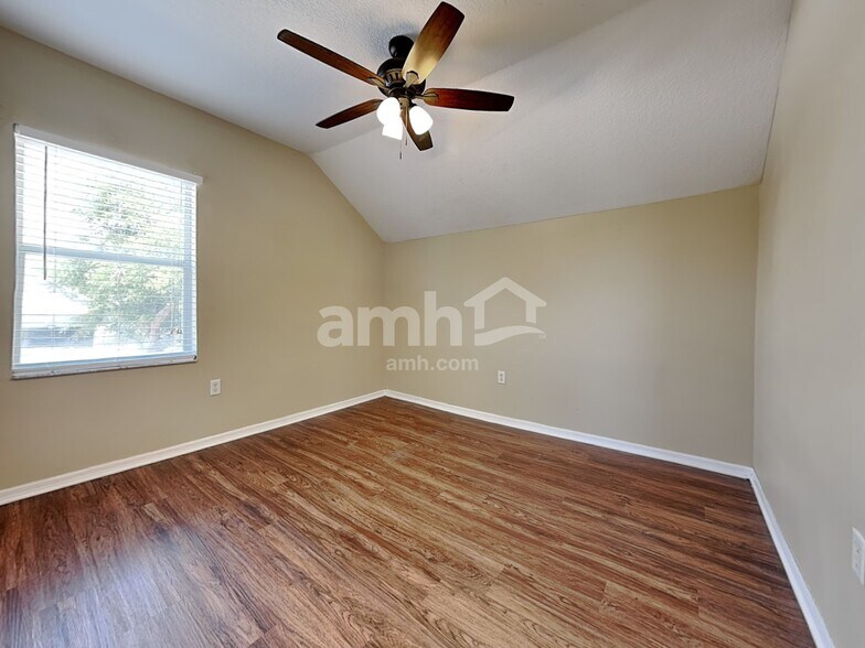 Building Photo - 10332 Summerview Cir