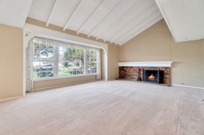 Building Photo - Charming Rossmoor Home