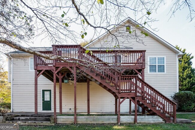 Building Photo - 3905 Saddlecreek Dr