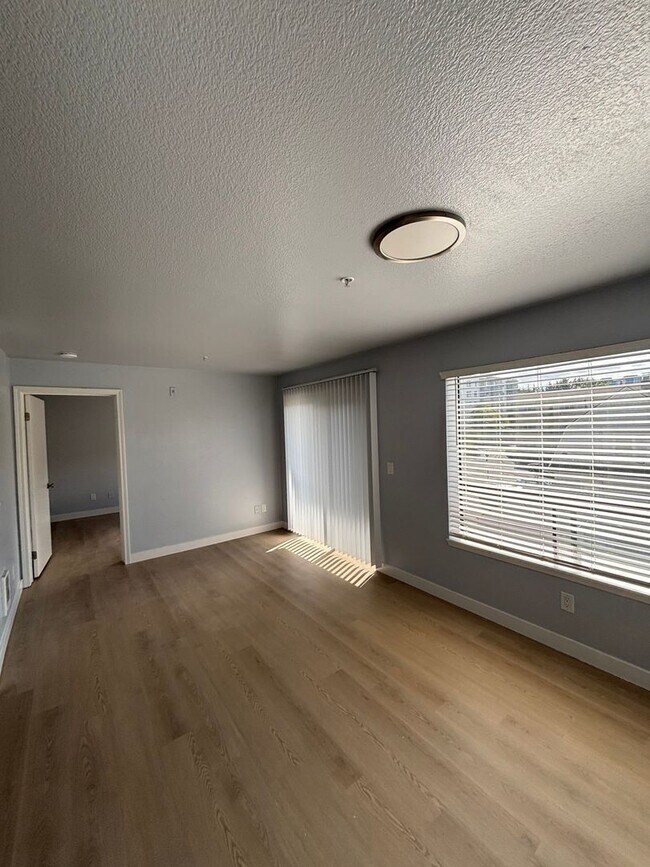 Interior Photo - Arise Century